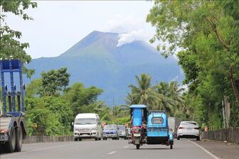 Philippines cảnh báo nguy cơ núi lửa Bulusan phun trào