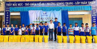Ra quân Chiến dịch hè tình nguyện năm 2023 tại TX. Tịnh Biên