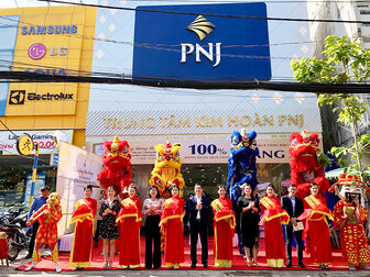 Tưng bừng khai trương Trung tâm Kim hoàn  PNJ tại TP. Châu Đốc