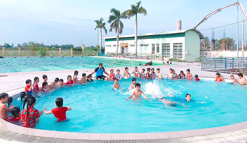 An Giang tăng cường phổ cập bơi cho trẻ em