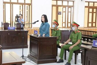 'Siêu lừa' Tina Dương nhận mức án 11 năm tù