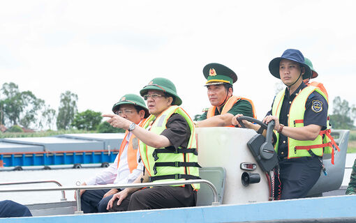 Bí thư Tỉnh ủy An Giang Lê Hồng Quang khảo sát tuyến biên giới trên địa bàn huyện An Phú