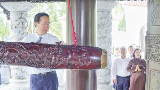 Chủ tịch nước nguyện chuông khai lễ Lễ giỗ các Anh hùng liệt sĩ hy sinh tại Côn Đảo