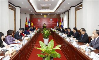 Đoàn đại biểu cấp cao Đảng Cộng sản Việt Nam thăm và làm việc tại Lào