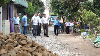 Kiểm tra xây dựng nông thôn mới tại huyện An Phú