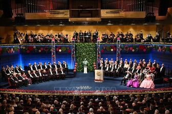 Giá trị giải thưởng Nobel tăng lên gần mức 1 triệu USD