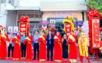 PNJ tưng bừng khai trương Trung tâm Kim hoàn 13A Nguyễn Hữu Cảnh - Chợ Mới
