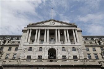 Ngân hàng trung ương Anh tạm dừng tăng lãi suất