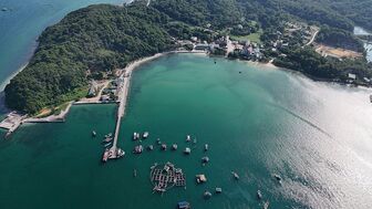 Ngắm biển xanh, cát trắng và vẻ đẹp nguyên sơ ở huyện đảo đẹp bậc nhất Việt Nam