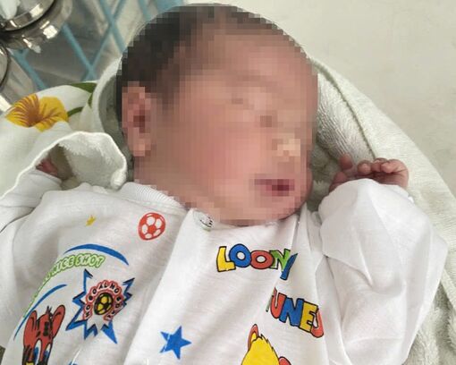 Tìm người thân cháu bé bị bỏ rơi ở xã Bình Phú
