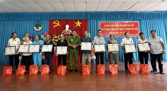 Mừng thọ  1.717 cụ cao tuổi ở Tri Tôn