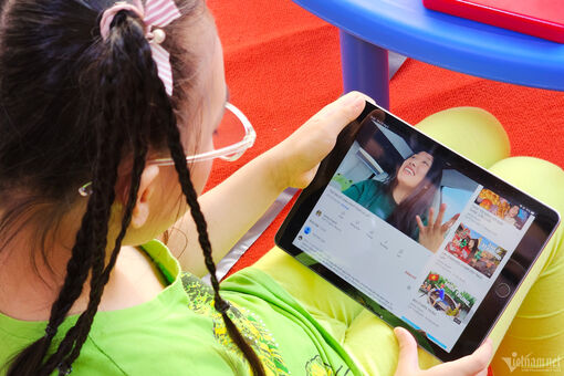 Trẻ em Việt Nam cần được dạy sử dụng Internet đúng cách