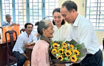 Ấp nông thôn mới Mỹ Thuận vui Ngày hội Đại đoàn kết toàn dân tộc