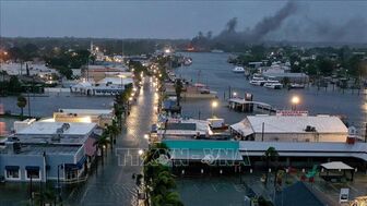 Mỹ: Cảnh báo lũ do bão gây mưa lớn ở Nam Florida