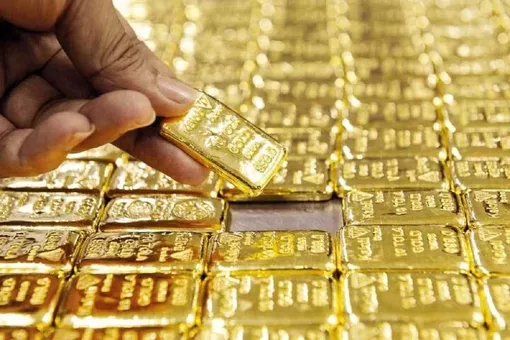 Vàng trong nước tăng vượt mốc 72 triệu đồng/lượng
