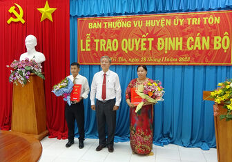 Thêm 2 cán bộ huyện Tri Tôn nhận nhiệm vụ mới