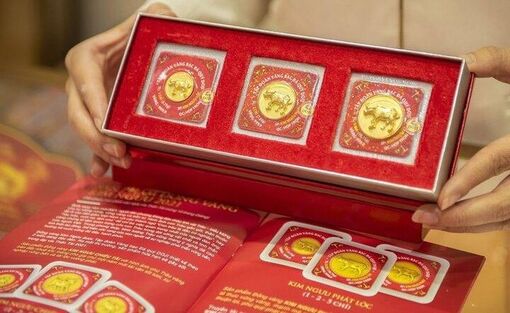 'Bốc hơi' gần 1 triệu đồng/lượng, vàng miếng mất đỉnh lịch sử chỉ sau vài tiếng