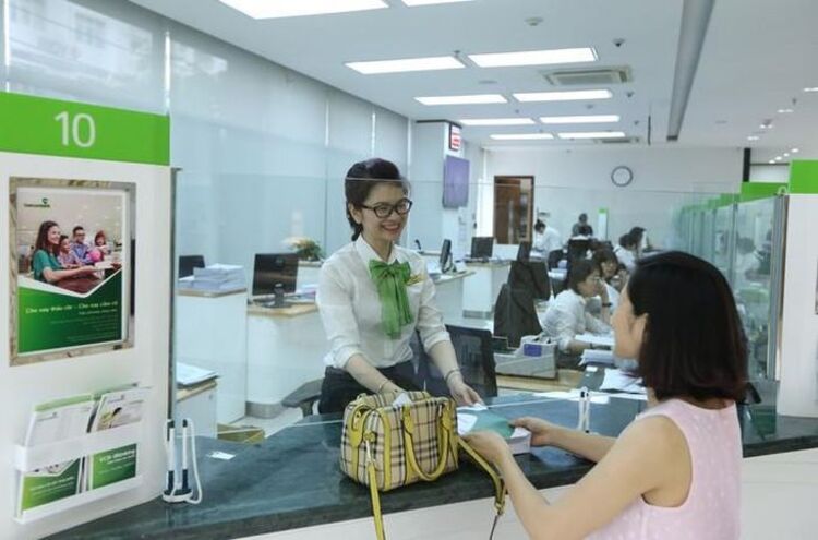 Lãi suất gửi tiết kiệm giảm sốc