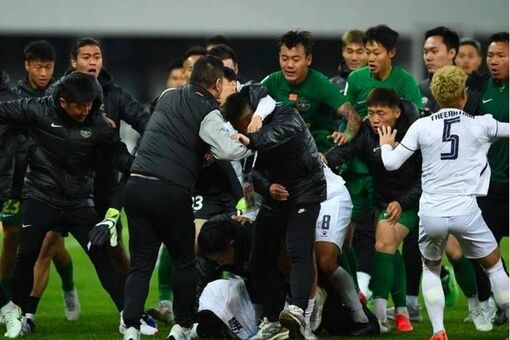 AFC ra án phạt vụ cầu thủ Thái Lan và Trung Quốc ẩu đả